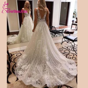 Свадебное платье с блестками, V-образным вырезом и шлейфом