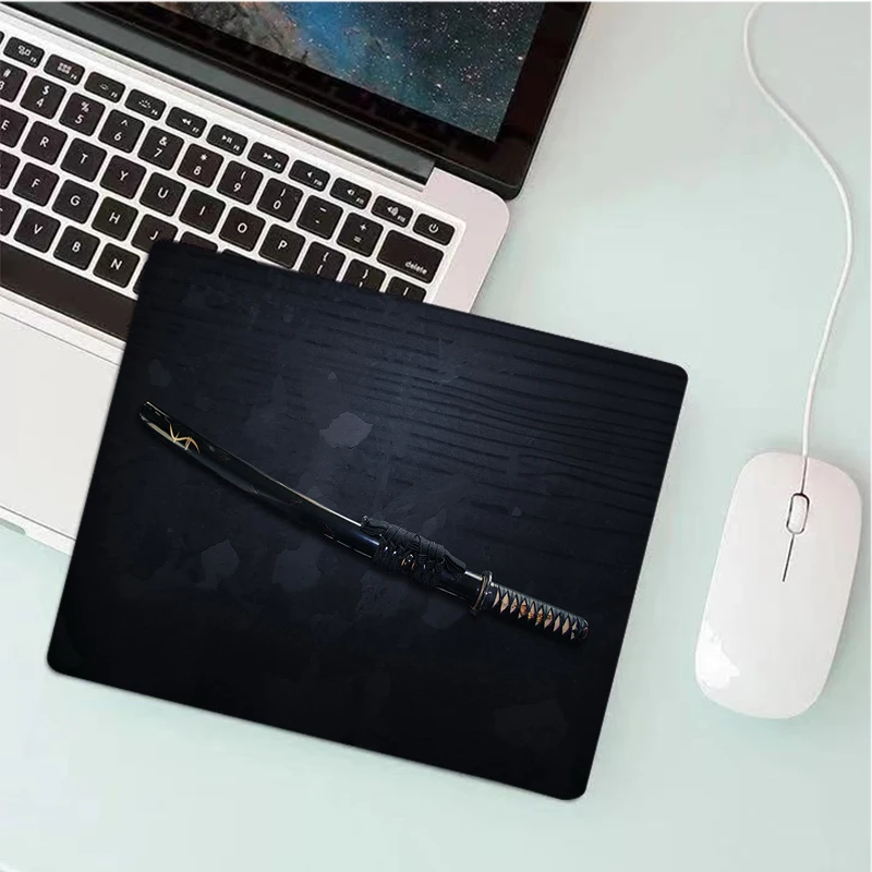 

Samurai sword Small Gaming Mouse Pad Waterproof Work and office Mousepad Gamer Computer Desk Mat Pad Gamer Mouse Mat for PC