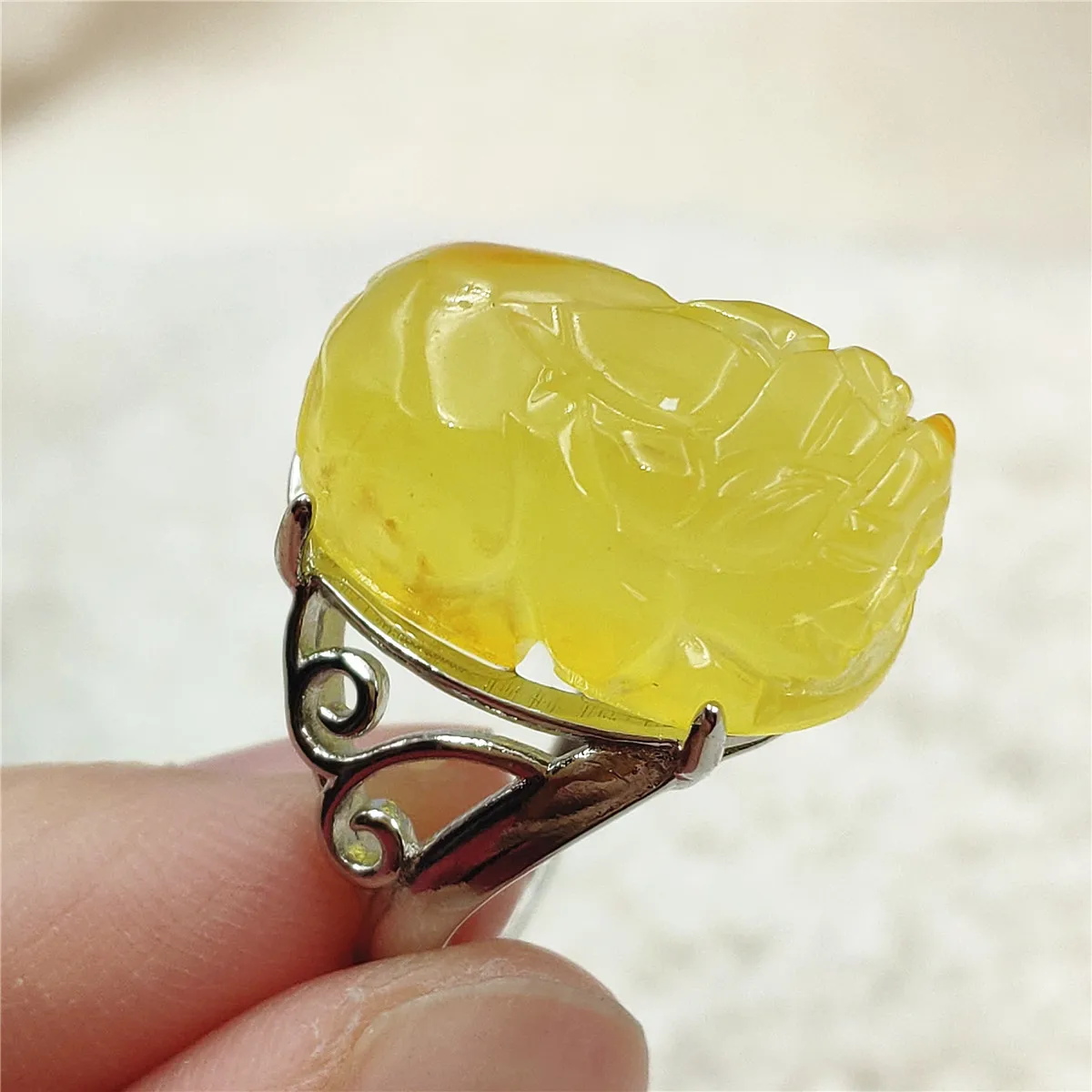 

Genuine Natural Yellow Amber Adjustable Ring Pi Xiu Carved 925 Sterling Silver 19x12mm Men Women Ring Oval Bead Healing AAAAA