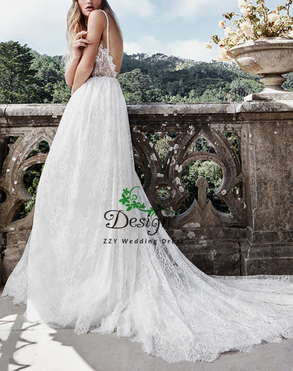 

Gorgeous Spaghetti Straps Sexy Deep V-Neck Illusion Beach Vestidos De Novia 2019 Appliques Lace Court Train wedding gowns