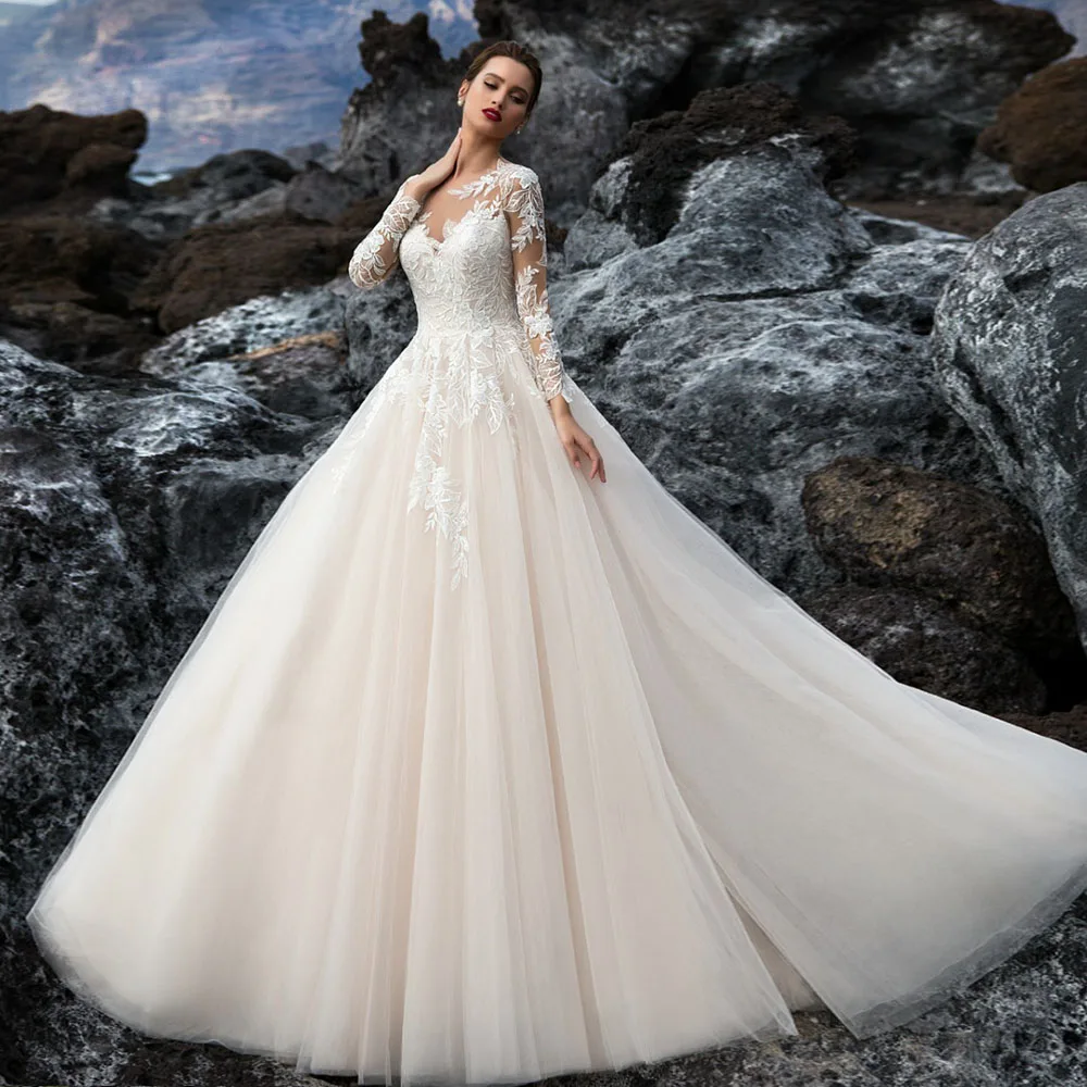 

2021 Simple Plus Size Scoop Neck Champagne A Line Bridal Gown Court Train Lace Applique Long Sleeve Wedding Dress