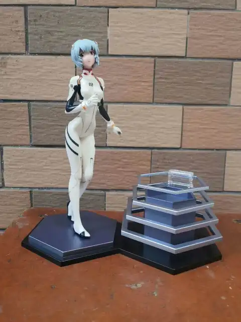 Rei фигурка чб