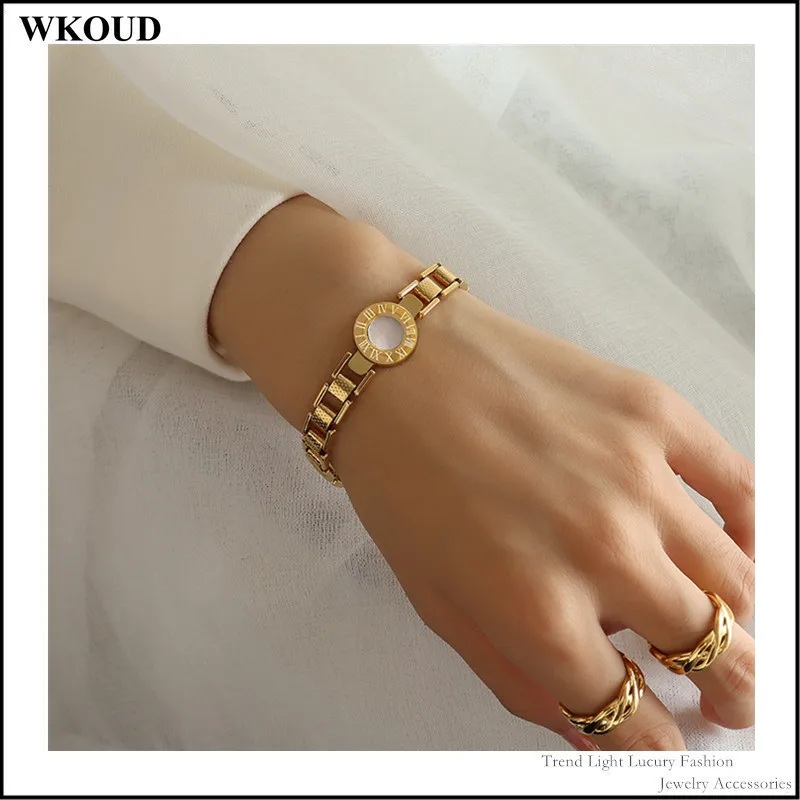 

2021 Roman Vintage Digital Watch Plate Couple White Shell Titanium Steel 18K Bracelet Girlfriend Light Luxury Hand Jewelry