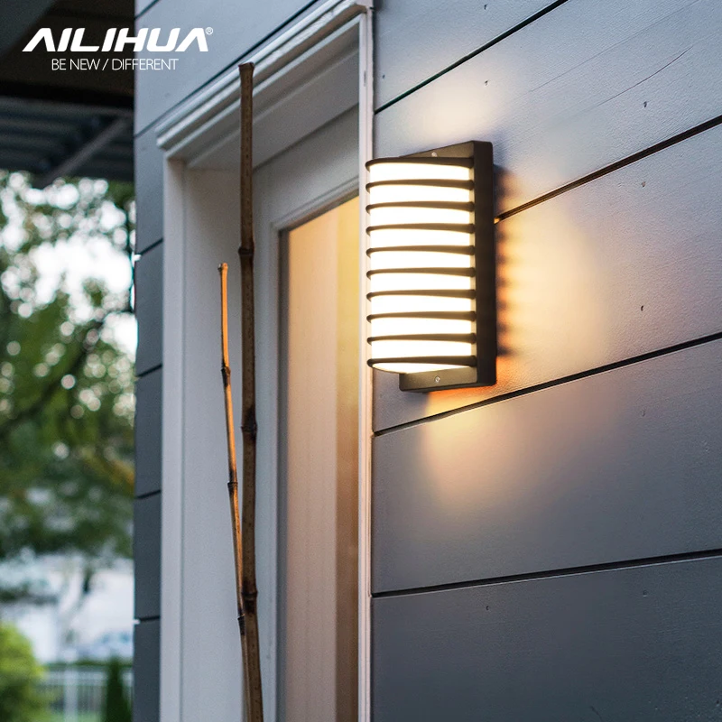 European modern simple and creative retro outdoor wall lamp waterproof LED courtyard lamp outdoor villa balcony terrace