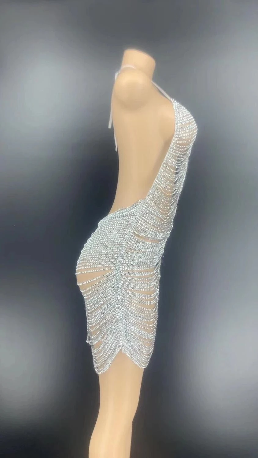 Черно-серебристое короткое платье стразы на цепочке для выпускного вечера