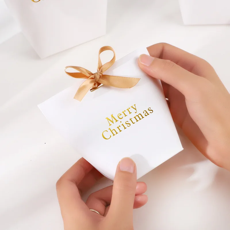 

10pcs Christmas Gift Box Merry Christmas Hot Stamping Christmas Carton Candy Biscuit Packaging Box Packaging Bag with Ribbon