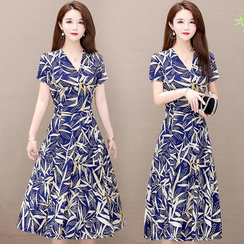 

2022 new Summer new women's floral stretch dress slim slim temperament over the knee fashion lace dress