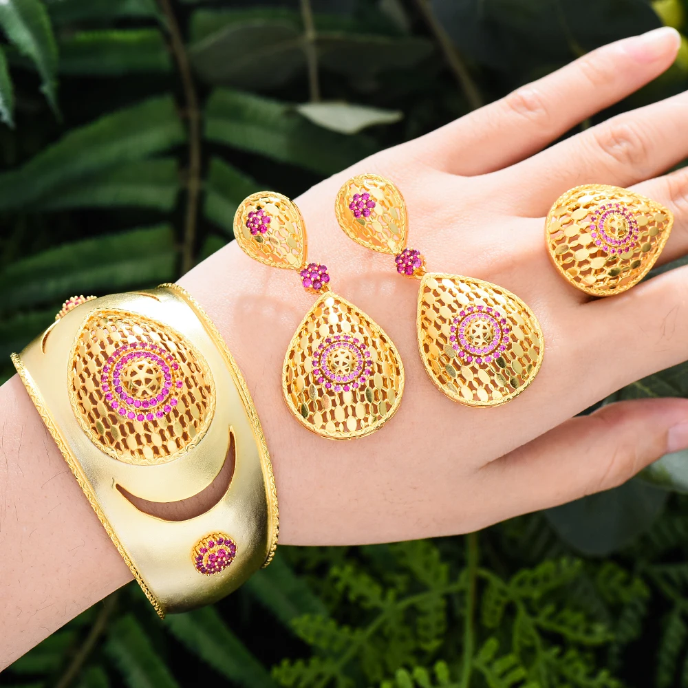 

Luxury Gorgeous Necklace Earrings Bangle Earrings Jewelry Set for Noble Women Wedding Party Show Jewelry High Quality