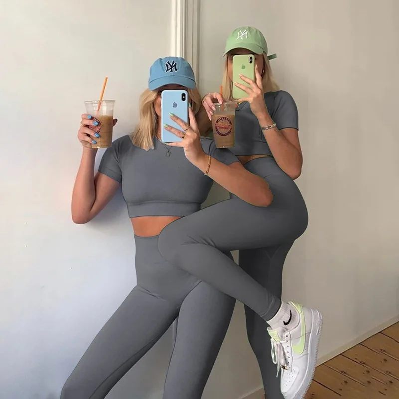 GXQIL Светоотражающий Комплект для йоги и спортзала Женский костюм фитнеса 2020