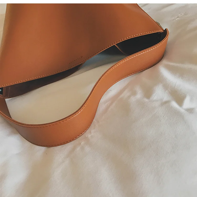 

Brand New Bucket Bag Daughter-in-law Chain Decoration Wide Shoulder Bag Shoulder Bag Messenger Bag Handbags