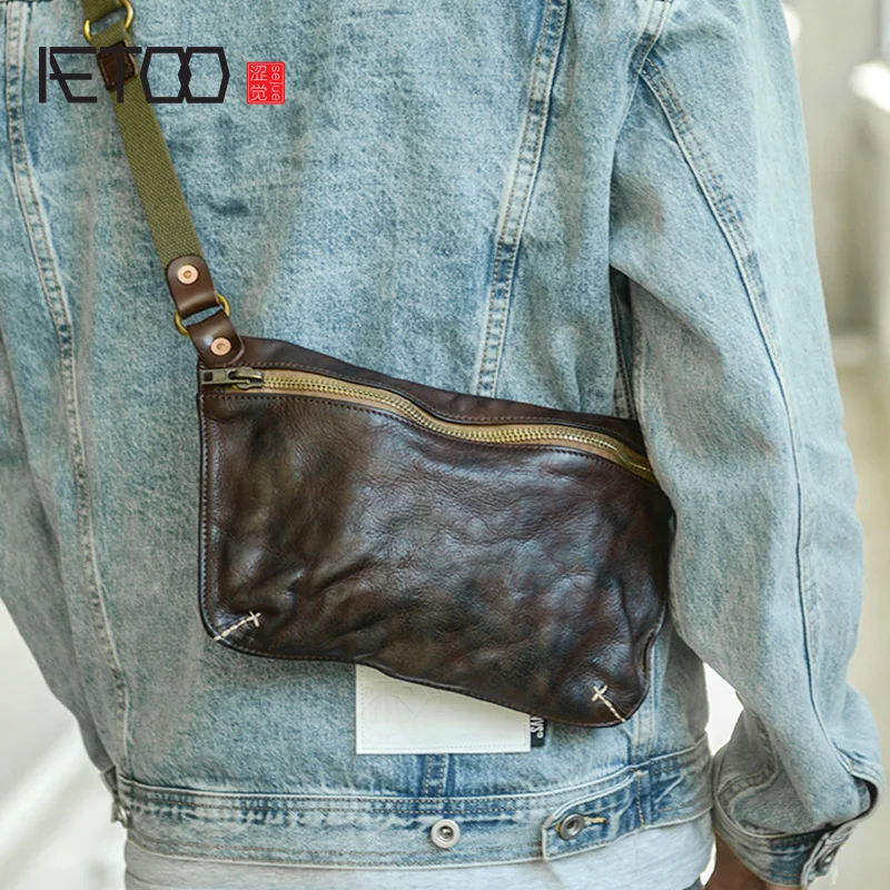 

AETOO Handmade top layer cowhide chest bag, vegetable tanned leather retro shoulder bag, wrinkled personality messenger bag