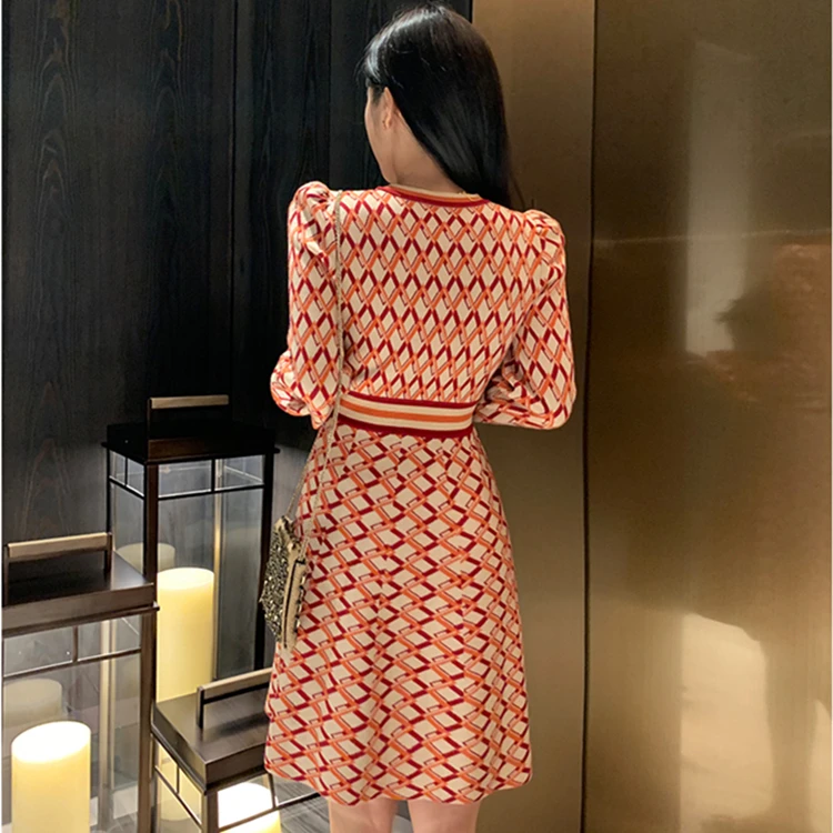 

French gentle wind jacquard lozenge case accept waist v-neck knitting dress female qiu dong long sleeved little render skirt
