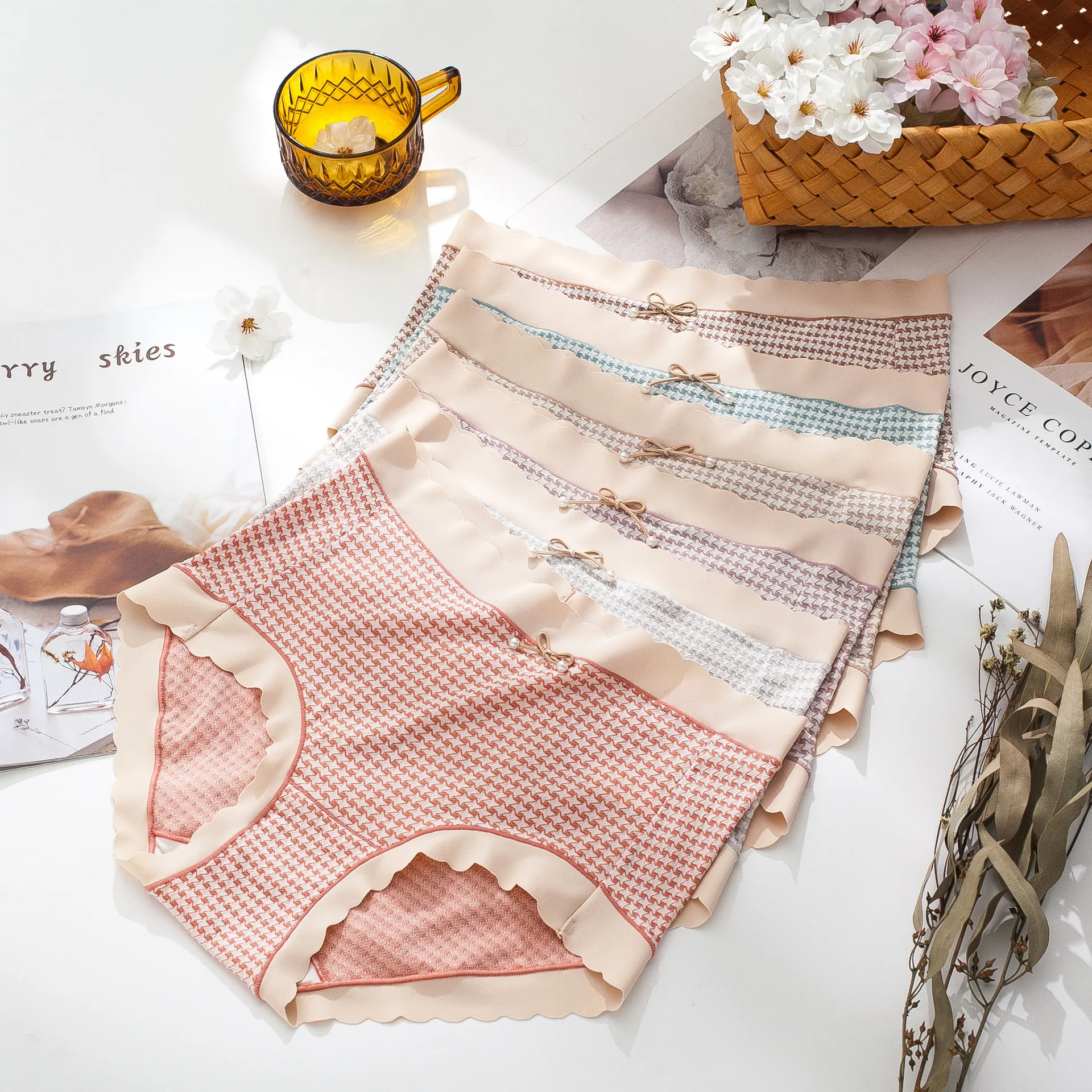 

2021 New Arrival High Elasticity Lingerie Seamless Sexy Panties Women Lattice Underwear Middle-Waist G String Underpant