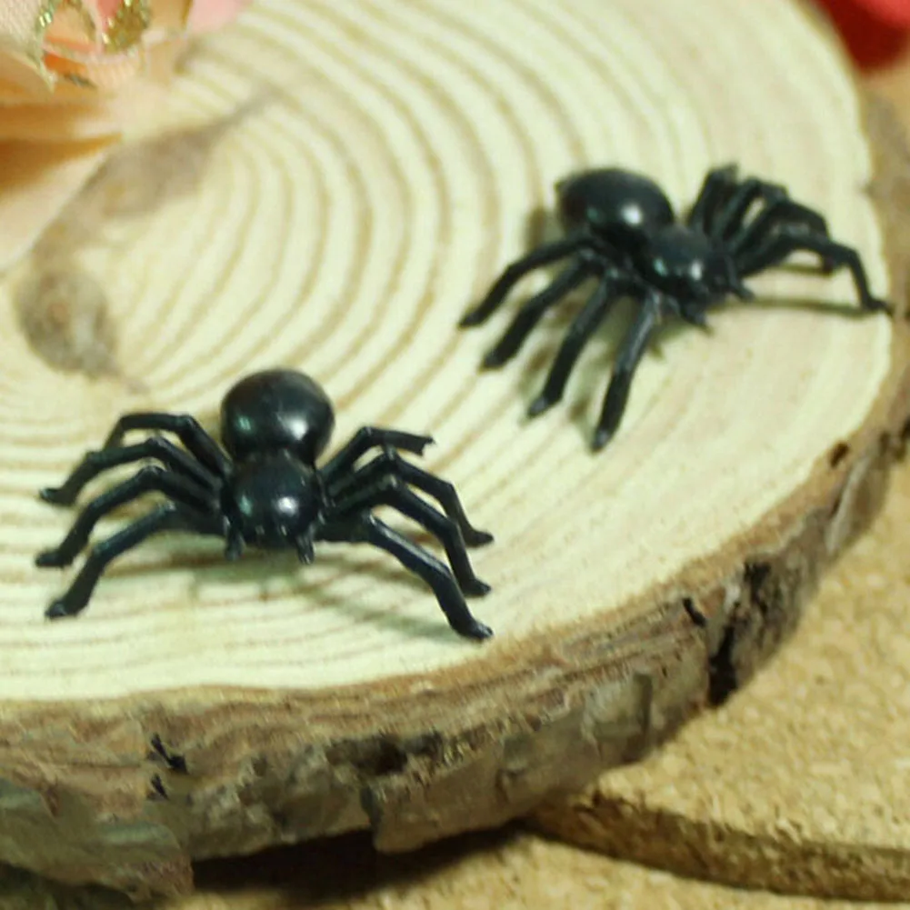 

50/100pcs Plastic Simulation Black Spider Trick Toy for Halloween Haunted House Prop Decorations Fake Horror Spider Kids Gift