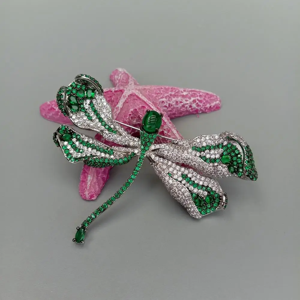 Женская Брошь в виде стрекозы с фианитом |