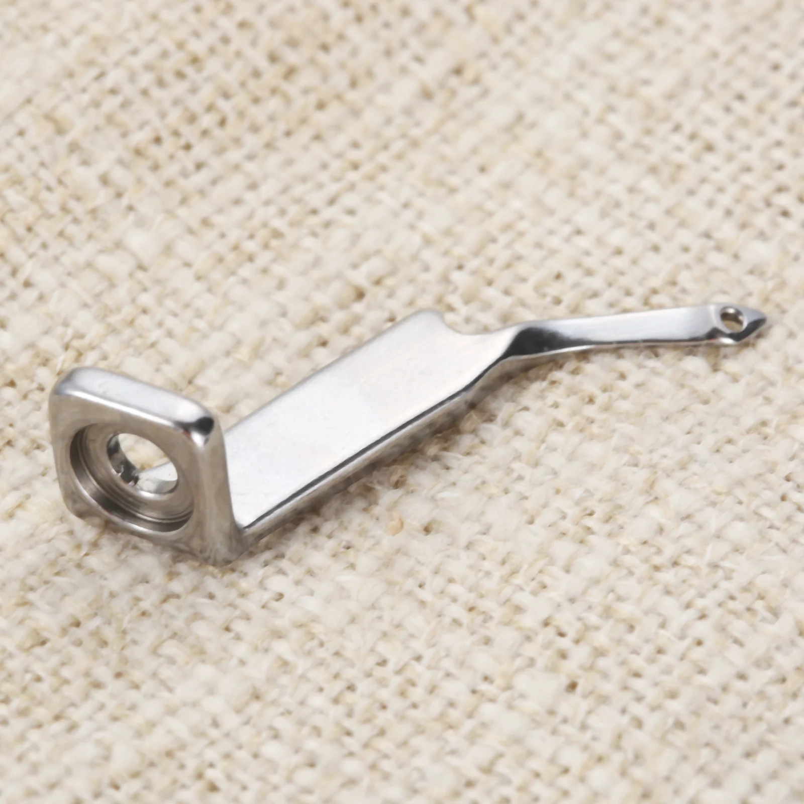 

410434 домашние Швейные машины Upper Looper для Singer 14U12A 14SH644 Babylock BL300 BL5030 Pfaff 756 Simplicity SL803 Omega Serger