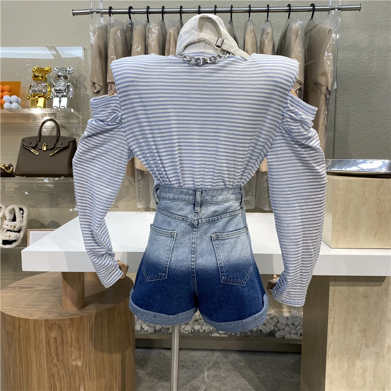 

Tie Dye Gradient Fashion High Waist Shorts for Women Color Curling Denim Shorts Female Ripped Wide Leg Slimming Hot Pants