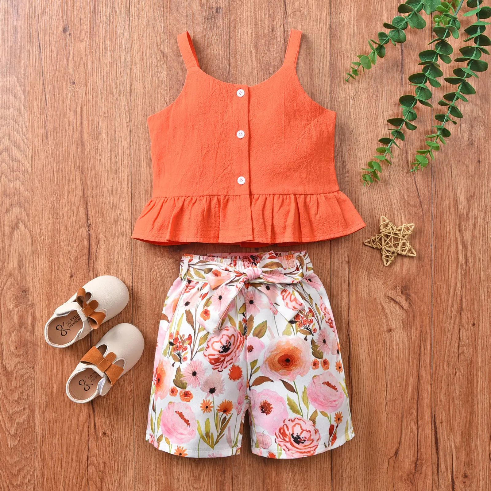 

Для детей ясельного возраста детская одежда для девочек с пуговицами, однотонный цвет, без шнуровки, низкий задник, топ + шорты с цветочным р...