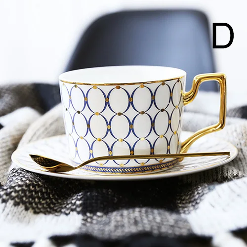 

Наборы кофейных чашек из костяного фарфора, цветные керамические чайные чашки с цветами и блюдца, британская офисная чайная чашка, фарфоров...