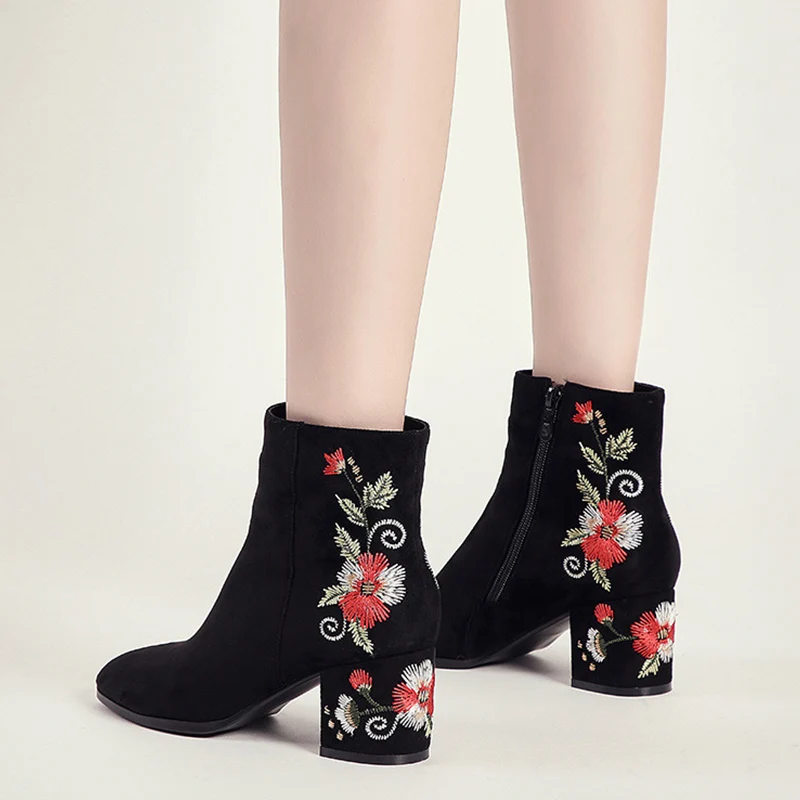 

2021 Ankle Boots For Women Winter Warm Plush Fashion Embroider Short Boots Ladies High Heels Round Toe Casual Shoes Zip Mujer