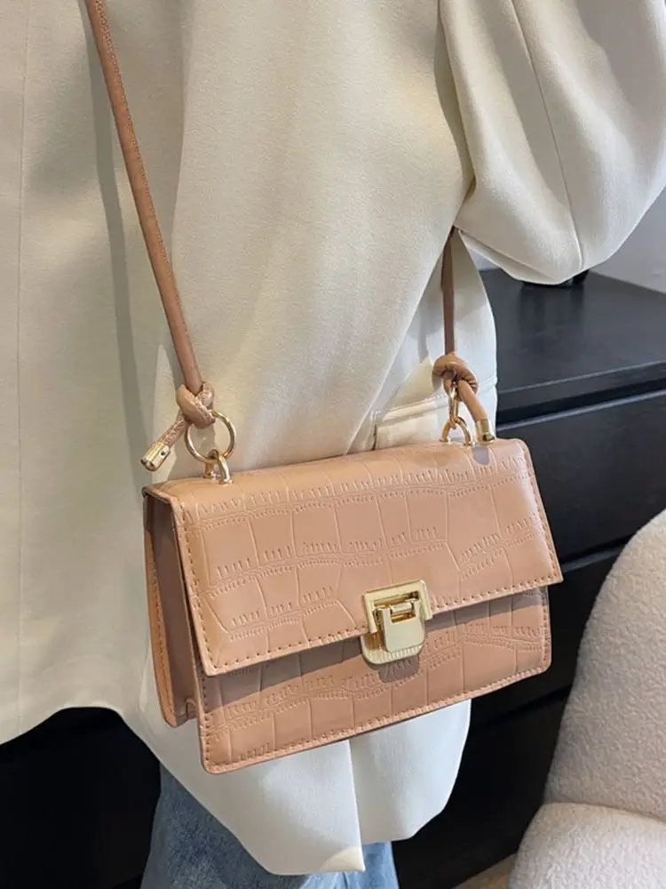 

Винтажная женская сумка через плечо с каменным узором, новинка 2022, трендовая однотонная маленькая квадратная сумка, модная универсальная с...