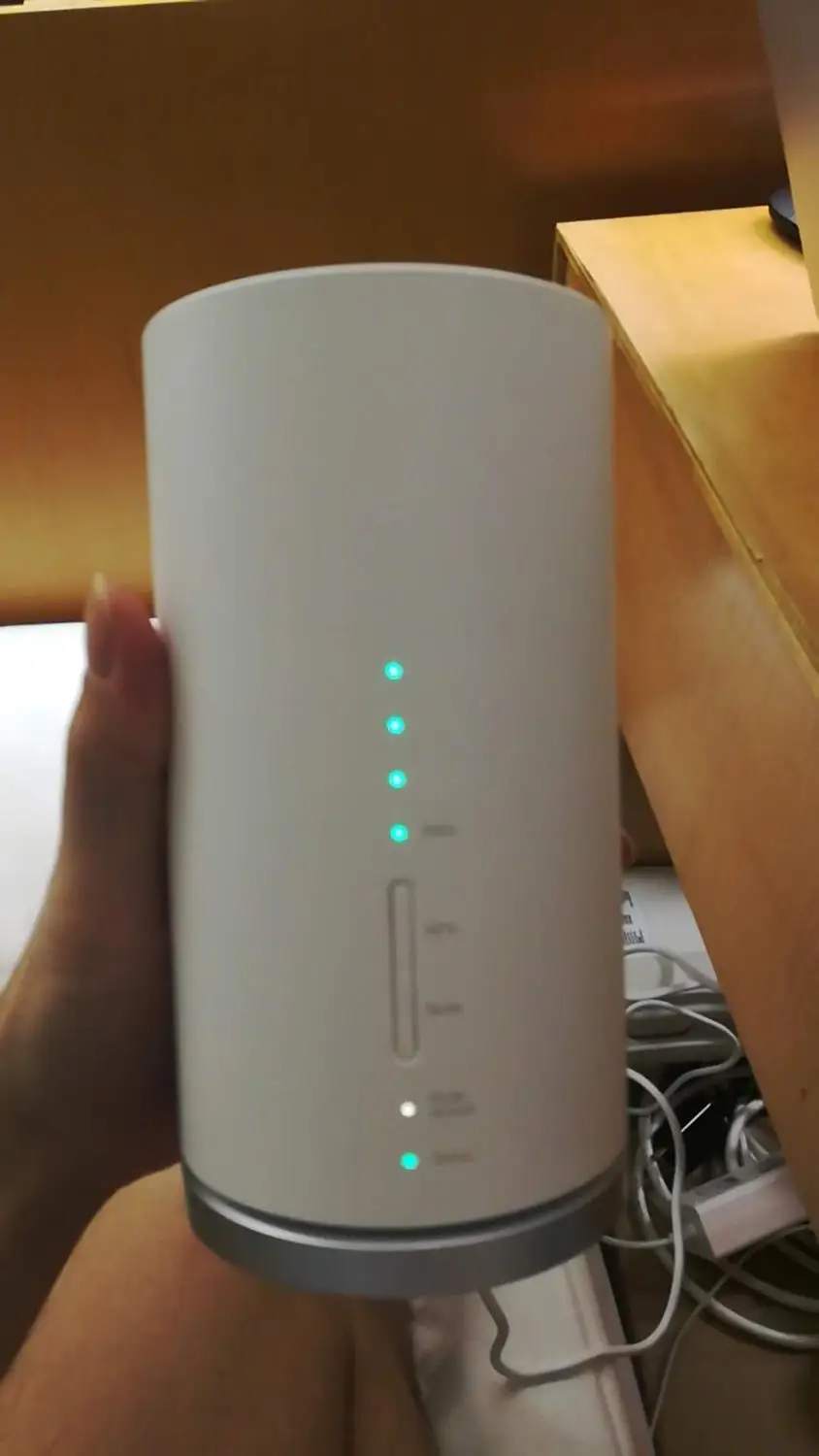 Speed WIFI HOME L01S 300 Mbps 4G LTE Mobile WiFi Hotspot support band 1/18/41/42