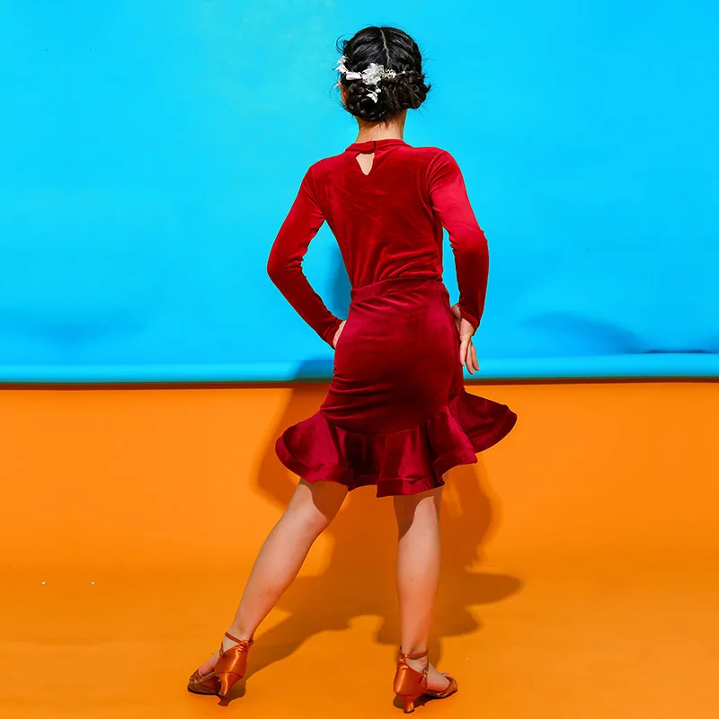 Детское платье для латиноамериканских танцев осенне зимнее бархатное с длинным