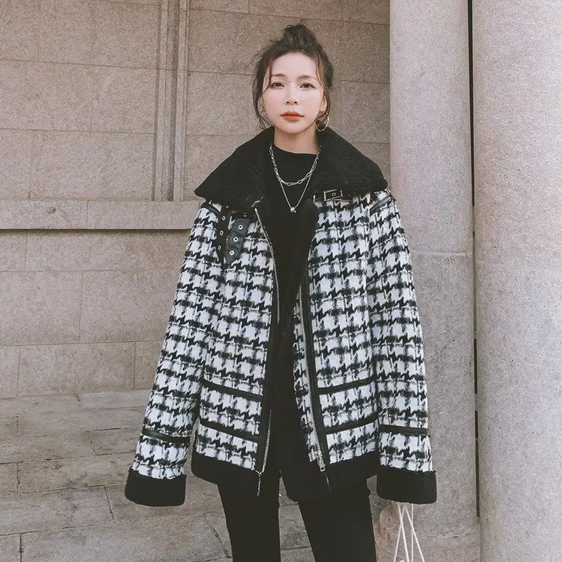 

Lambskin coat women's new autumn / winter 2020 fur one piece thickened loose Plaid Motorcycle Jacket