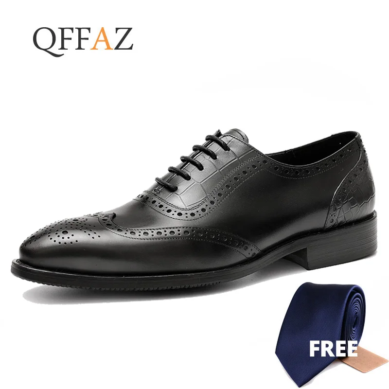 

Мужские официальные туфли QFFAZ, кожаные оксфорды для мужчин, Свадебные Мужские броги, офисная обувь на шнуровке, мужские туфли