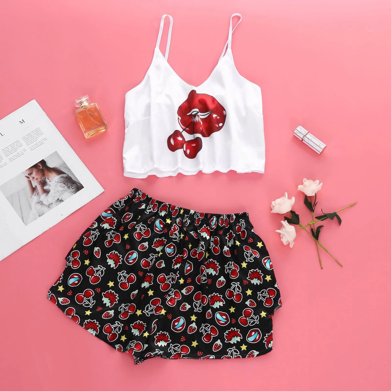 

Fashion Women 2pcs Pyjamas Lace Sleepwear Sexy Strap Camis Shorts Pajama Set Ladies Sleepwear Female Lip Print Pajamas Home Wear