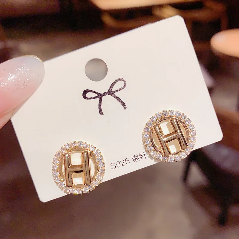 

Letter Earrings H Retro Senior Minority Designer Temperament Earrings Female Woman Earrings Jewelry