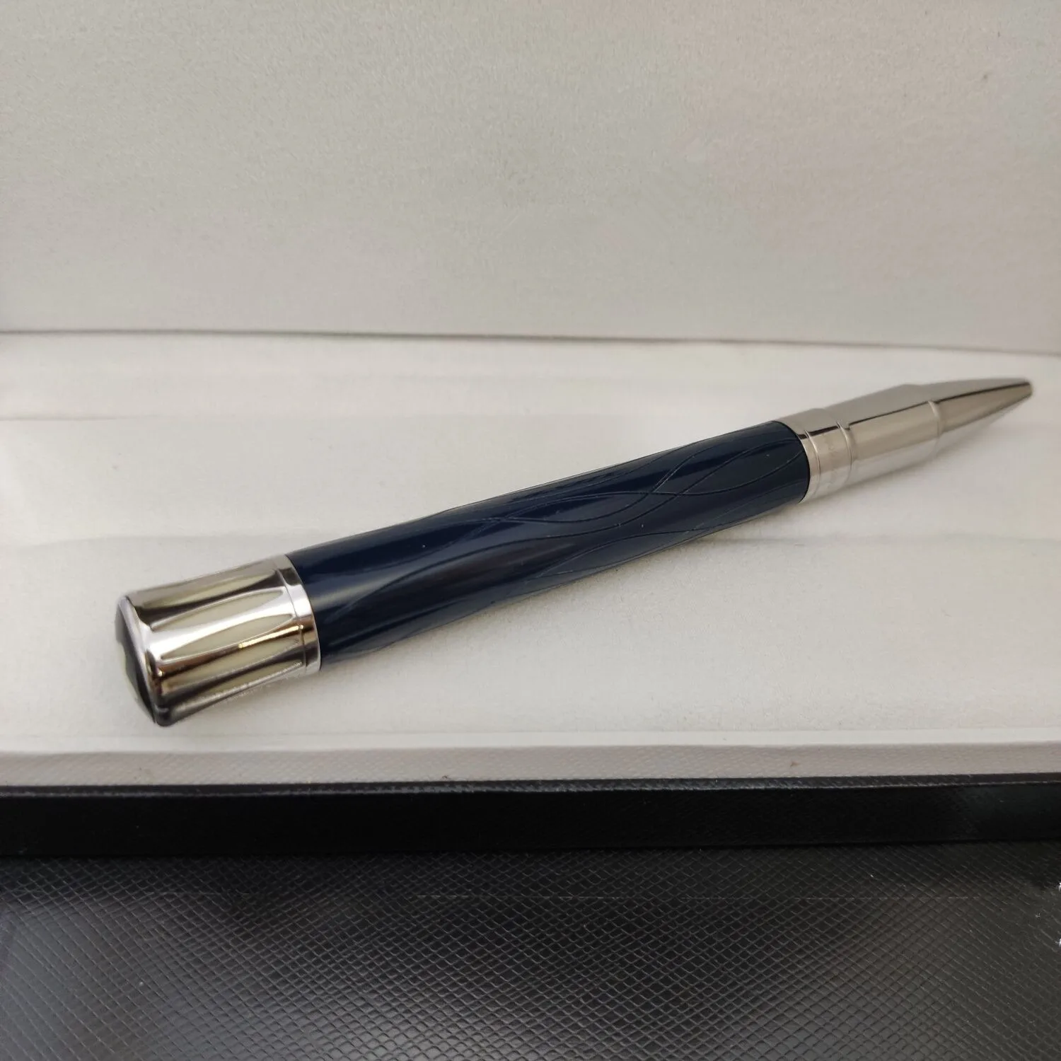 

Top designer brand signature pen business office student writing ink pen luxury brand fashion ballpoint pen with box