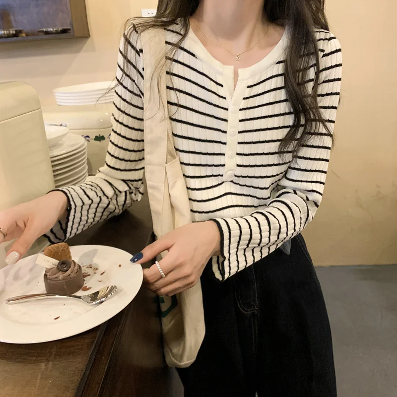 

Свитер женский осенний трикотажный, теплый, однотонный