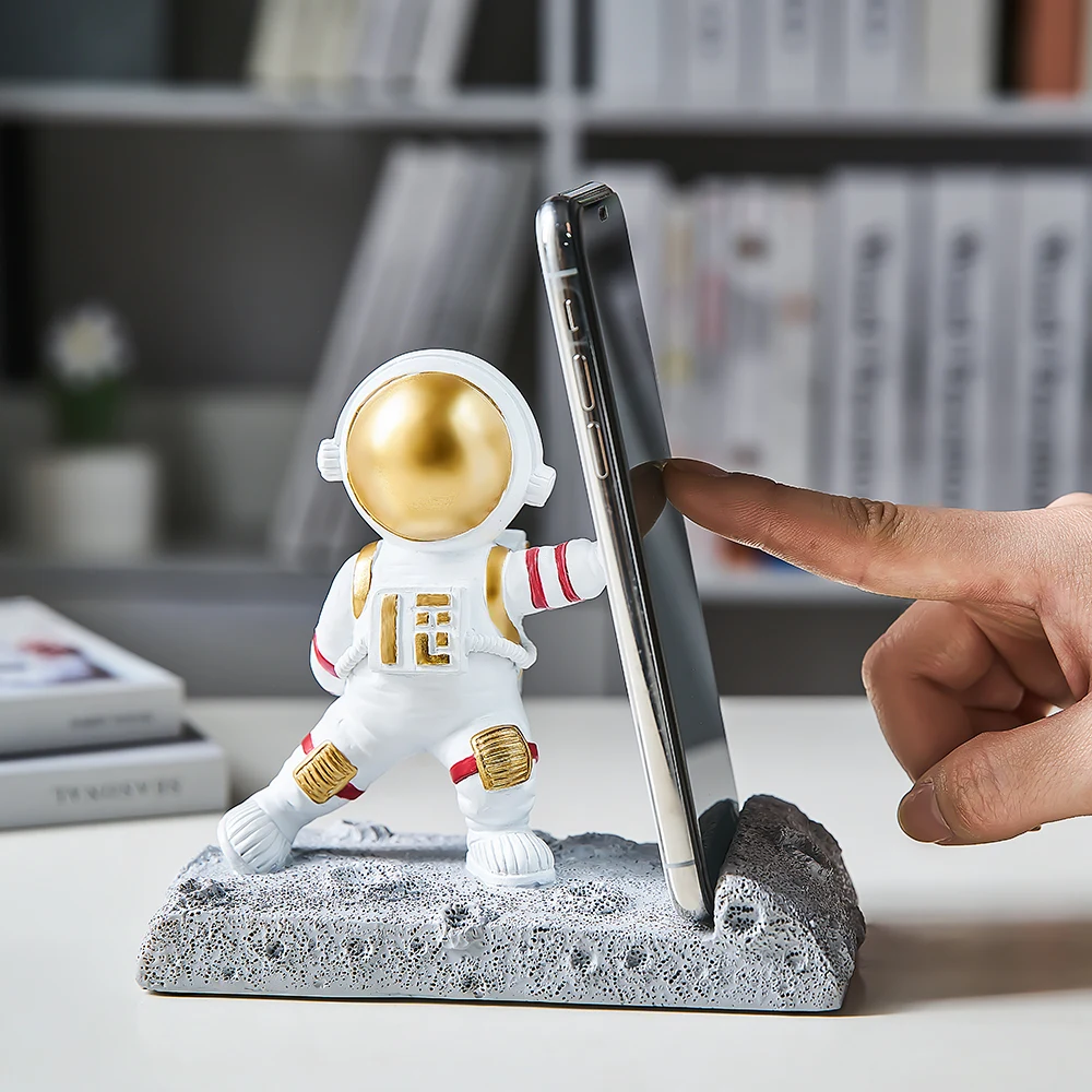

Nordic Style Home Decor Accessories Creative Resin Sculpture Crafts Astronaut Model Mobile Phone Seat Ornaments Birthday Gifts