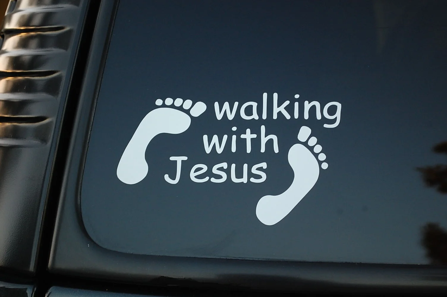 

Для прогулок с Иисусом виниловая наклейка (V120) Бог религиозный NTW вера Властелин автостайлинг