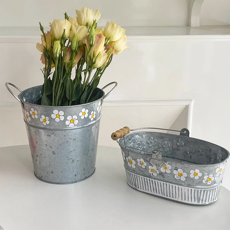 

Vintage Flower Pot Daisy Embossed Garden Metal Tin Bucket Planter Pots With Handle Retro With Handle Home Garden Decor