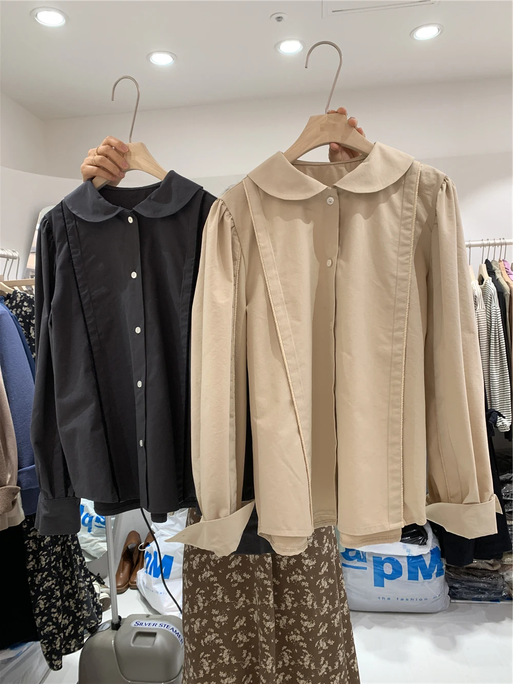 

South Korea east door 2021 spring and autumn new sweet age reduction doll collar shirt all-match loose long sleeve blouse