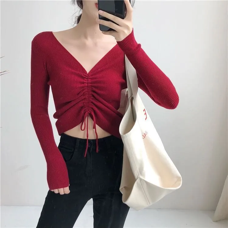 Свитер женский трикотажный в рубчик с длинным рукавом и V-образным вырезом |