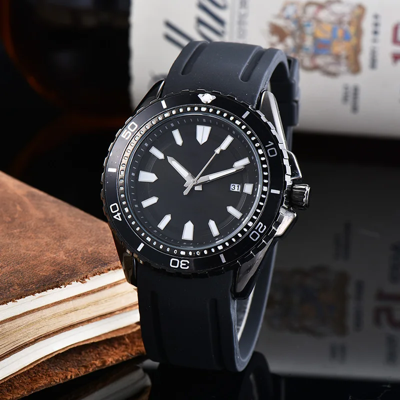 

2021 New Men's Quartz Watch AAA Men's Sports Leisure Watch Top Brand Designer Design 30M Waterproof Clock Relogio