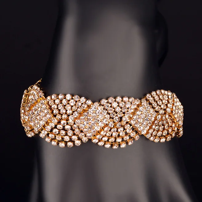 

Женский браслет из серебра 925 пробы, с Шармами