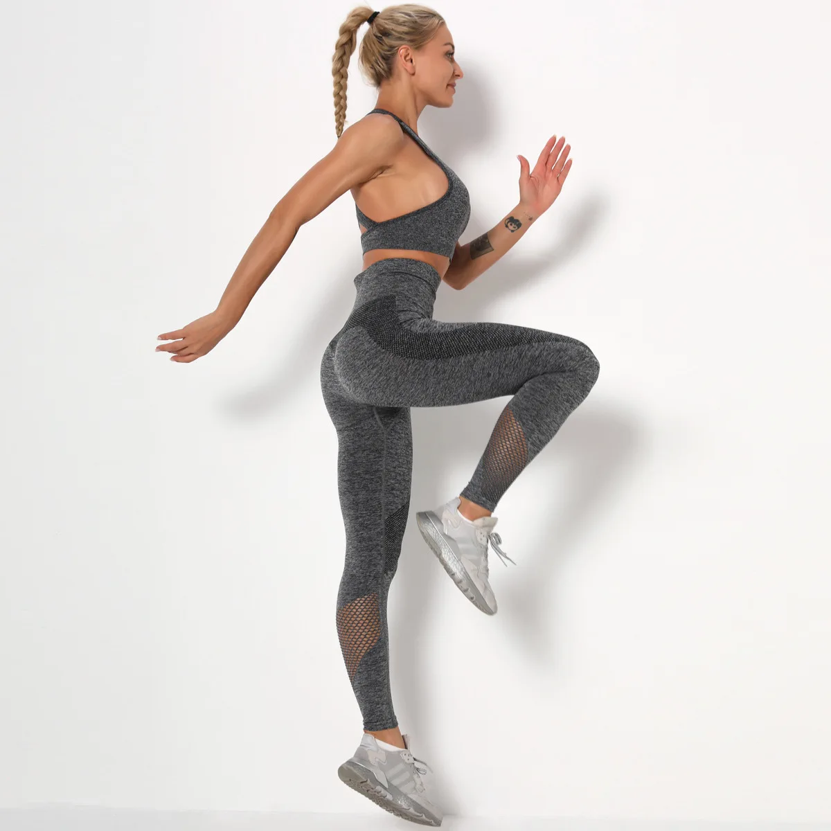 

Seamless Yoga Set Fitness Hollow Out 2 Piece Set Women Gym Leggings Padded Push-up Strappy Sports Bra Workout Sportwear 2040