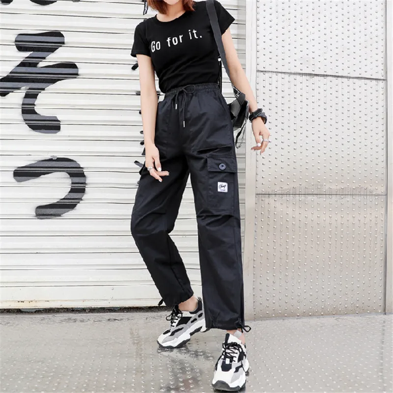 Женские брюки карго с большими карманами свободные высокой талией в уличном