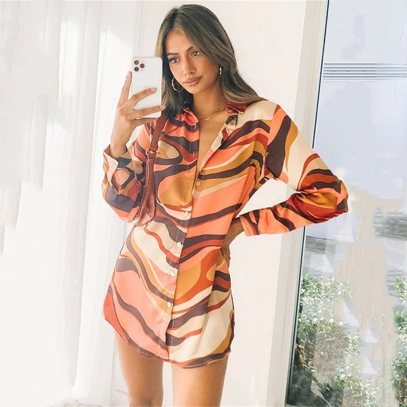 

Блузка женская с отложным воротником, пикантная свободная уличная одежда с принтом, на пуговицах, модная повседневная синяя с длинным рукав...