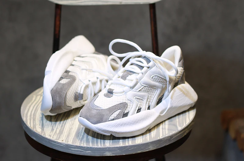 Женские кроссовки на массивной подошве Белые Повседневные платформе