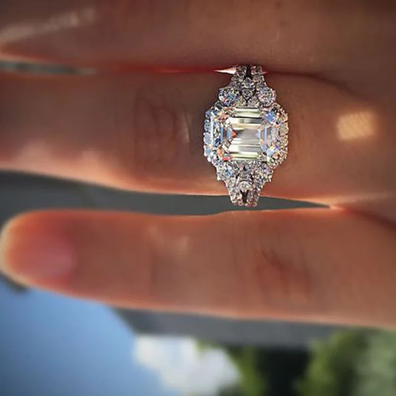 

Funmode Luxury Design Cubic Zircon Engagement Rings For Women Wedding Party Anillo Finger Rings Wholesale FR237