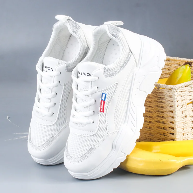 Zapatos mujer casuales nueva moda transpirable encaje, экокожа(полиуретан), Mujer zapatos; Сезон Зима; Zapatillas cuñas sólidas mujeres Zapatillas Zapatos - Цвет: Серебристый