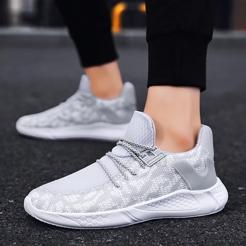 

2020 New Fashion Sneakers Man Breathable Mesh Lightweight Sneakers for Men Summer Comfortable Casual Tenis Masculino Adulto