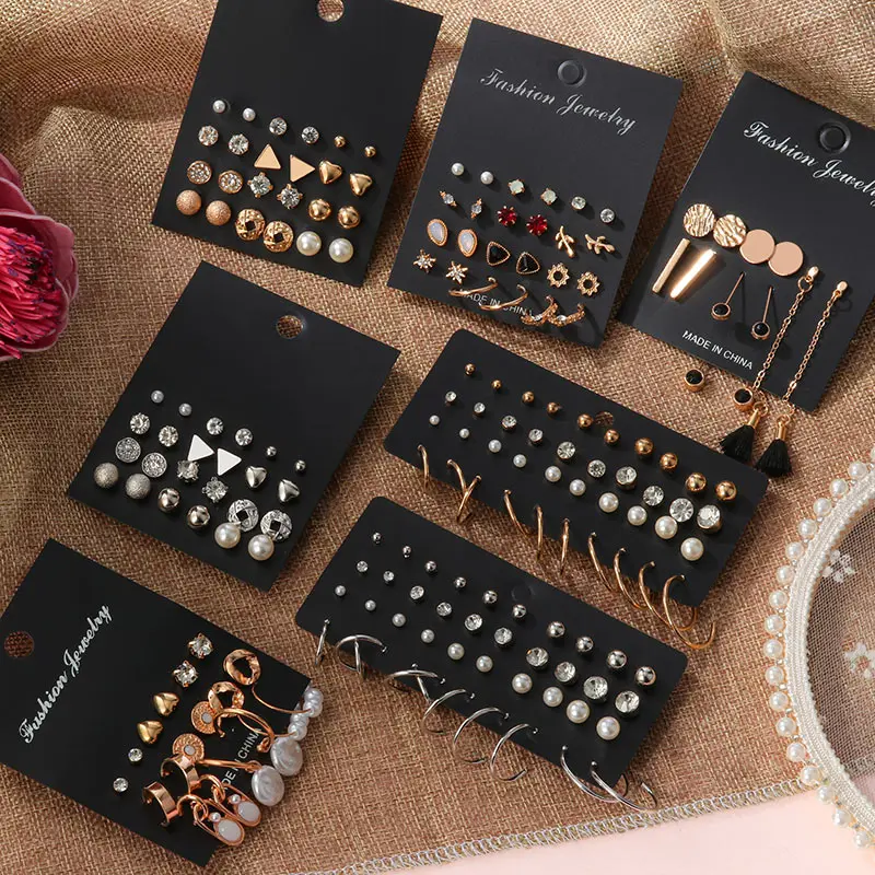 

Fashion Women Earrings Pearl Stud Earrings For Women New Bohemian 2021 Geometric Small Crystal Heart Earrings Punk Jewelry