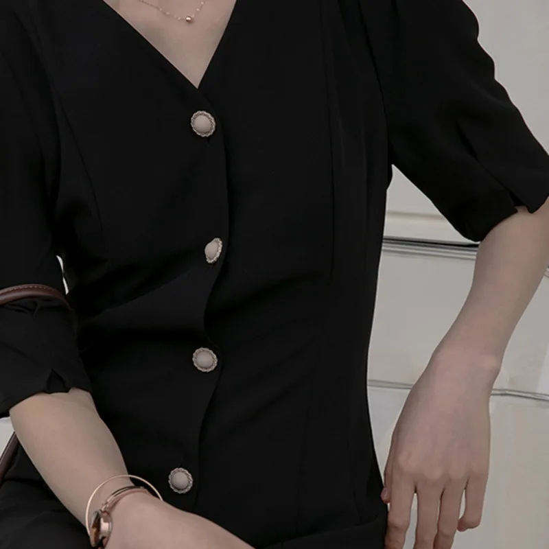 

Casual V-neck Single-breasted Solid Dress Women French Vintage Short Sleeve Midi Female A-line Dresses Vestido Femme Summer 2021