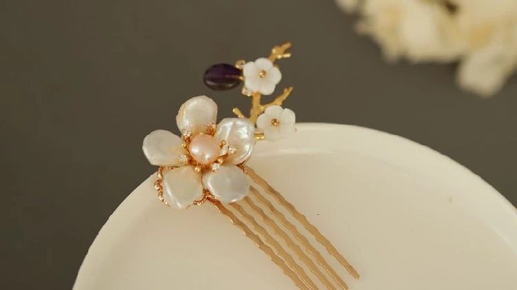 Шпилька для волос с жемчужинами и цветами позолоченная под старину | Украшения